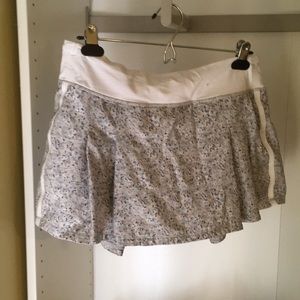Lululemon workout skirt Sz 10